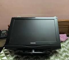 Wall-Mountable Flat Screen TV