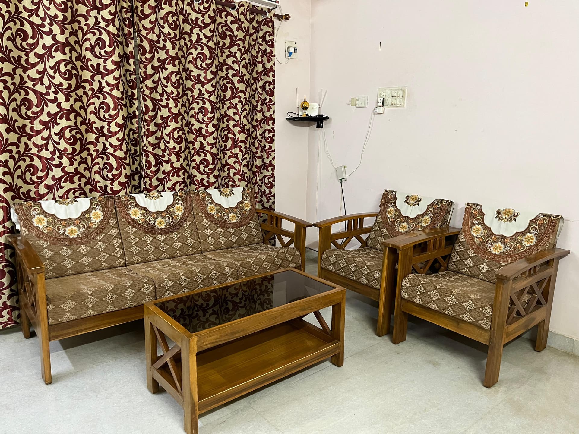 5 Piece Sofa Set + Centre Table